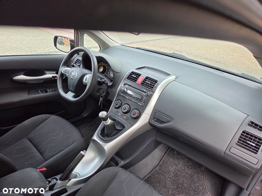 Toyota Auris - 16