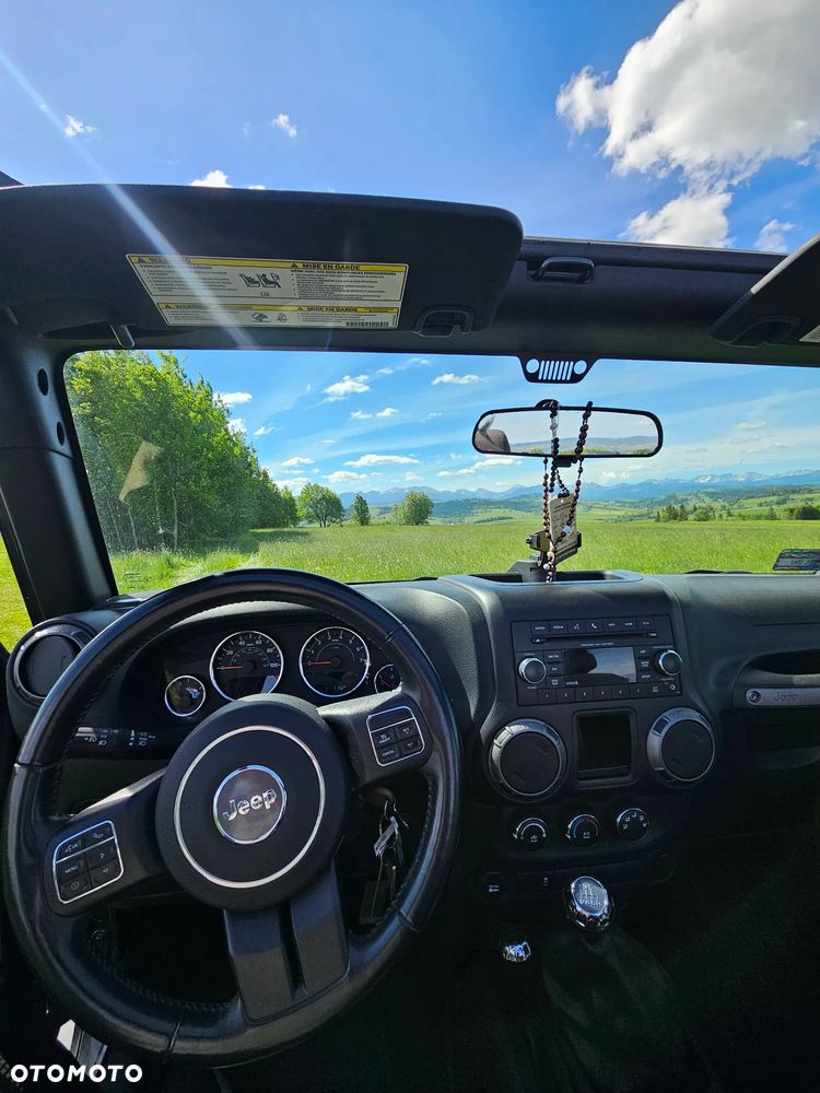Jeep Wrangler - 8