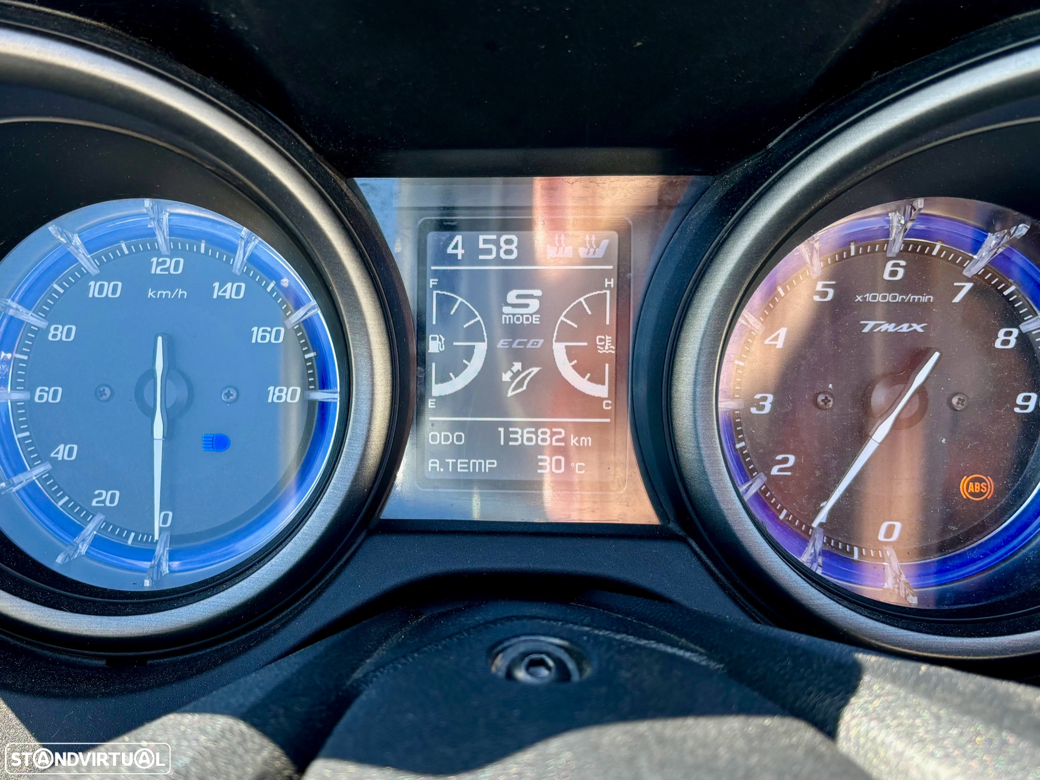 Yamaha TMAX Tech Max - 11