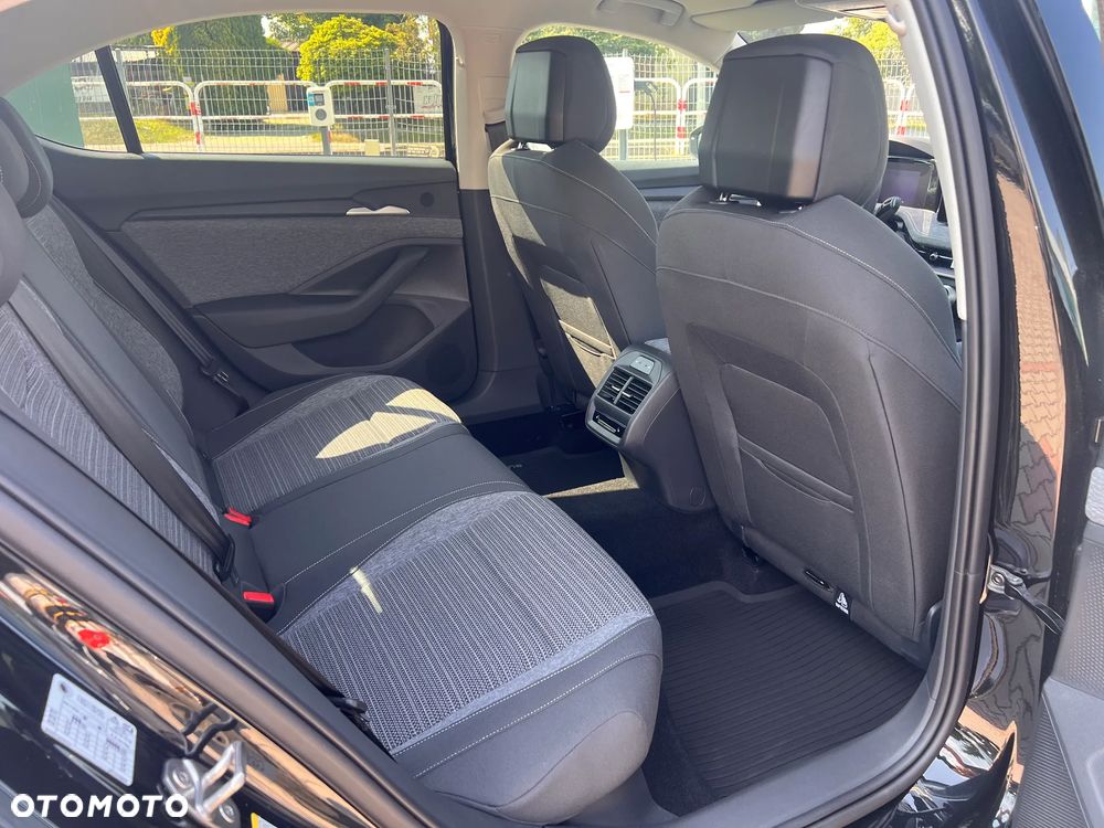 Skoda Superb 2.0 TSI Drive DSG - 13