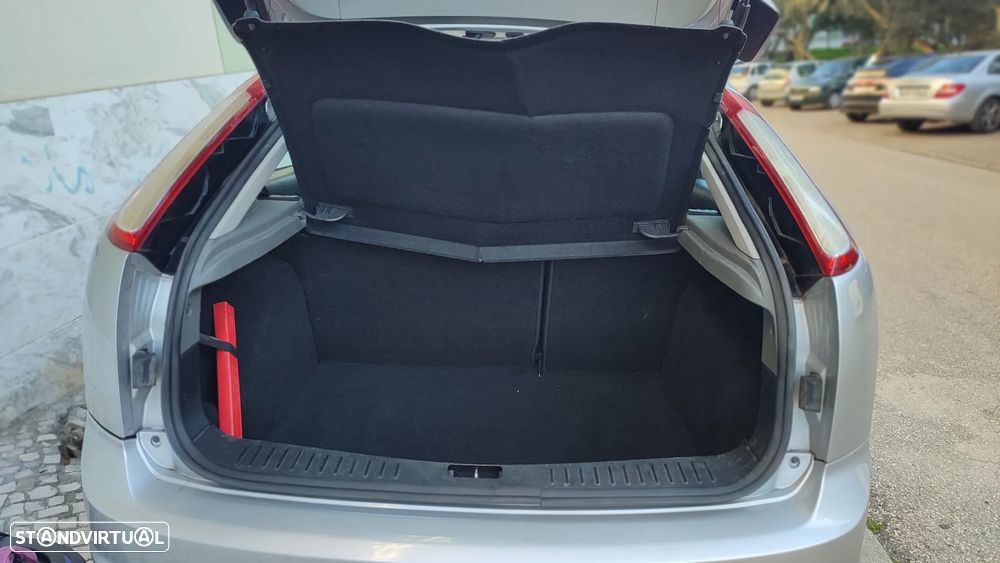 Ford Focus 1.4 16V Trend - 6