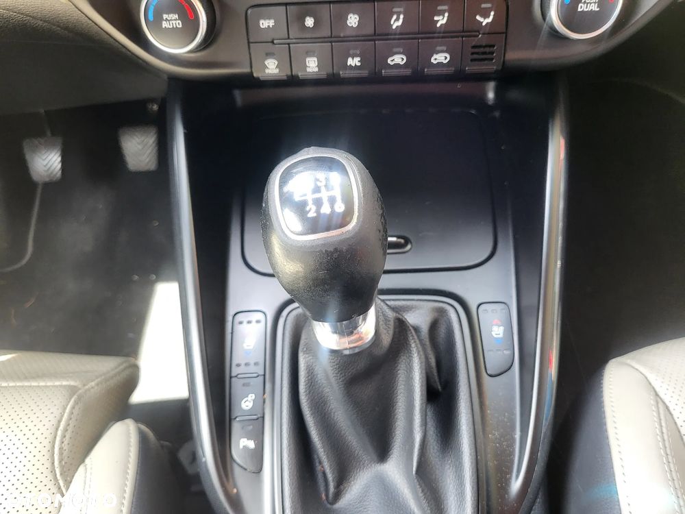 Kia Carens 1.7 CRDi Spirit - 28
