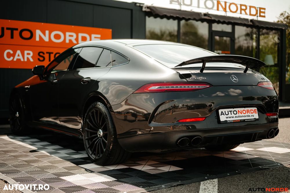 Mercedes-Benz AMG - 8