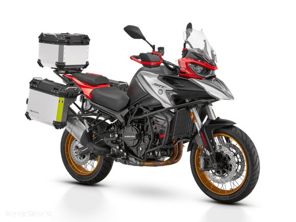 QJmotor 900 SX