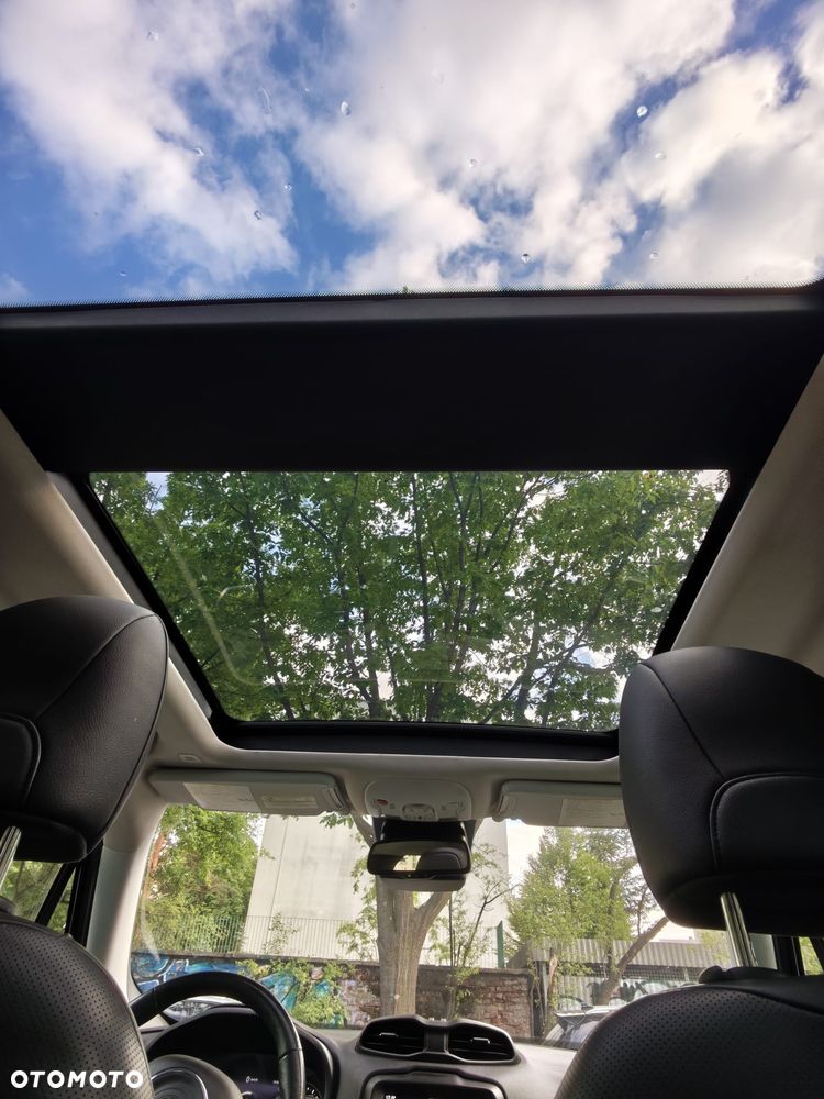 Jeep Renegade - 16
