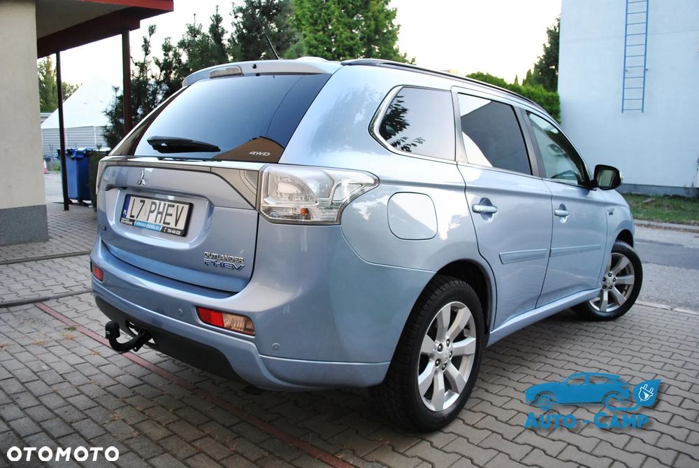 Mitsubishi Outlander Instyle NAVI + - 13