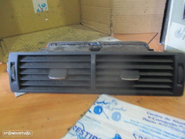 Grelha Friso 8E0820951H AUDI A4 2007 CENTRAL GRE VENTILALÇÃO  AUDI A4  8E FASE 1 2005 1.9TDI 130CV 4P PRETO - 3