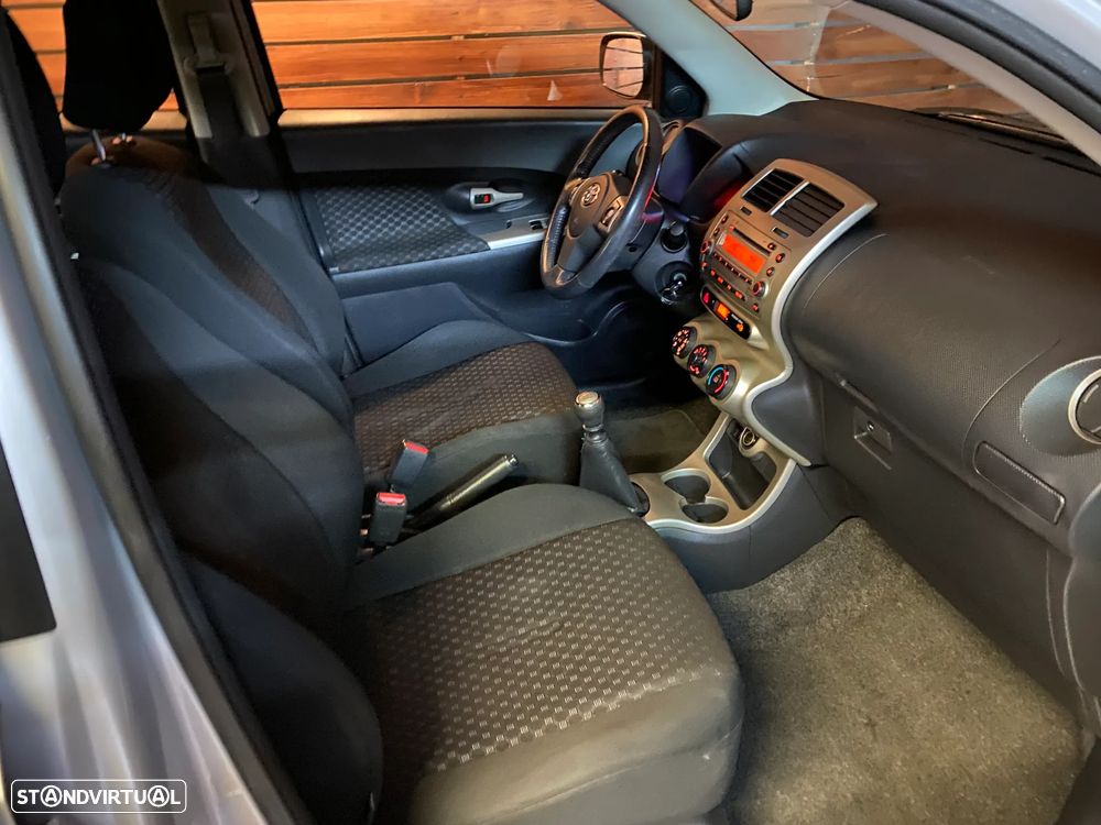 Toyota Urban Cruiser 1.4 D-4D Sol - 5