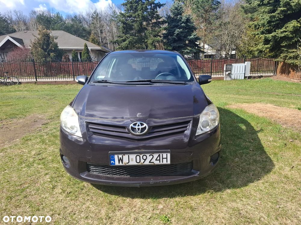 Toyota Auris 1.33 VVT-i Terra - 2