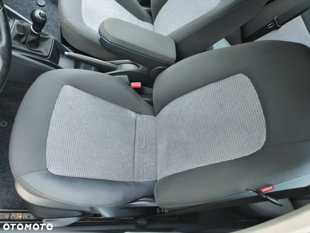 Seat Ibiza 1.4 16V Passion - 10