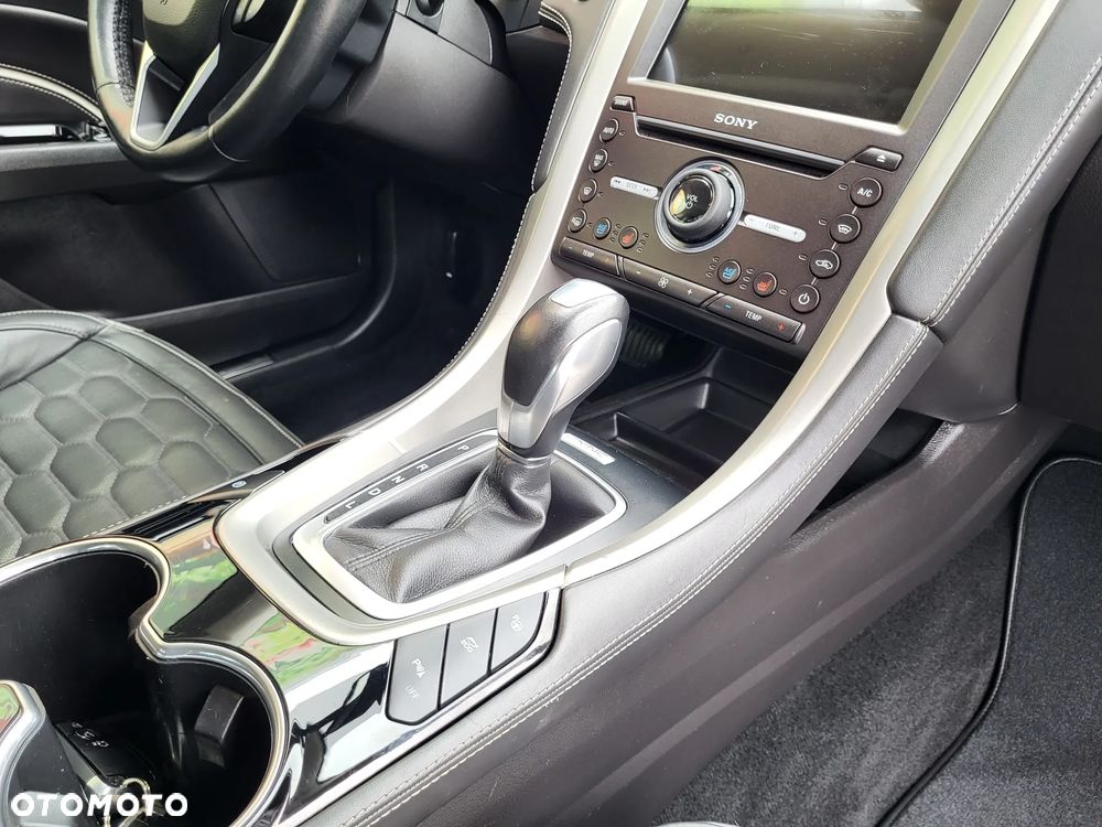 Ford Mondeo 2.0 Hybrid Vignale Plus - 33