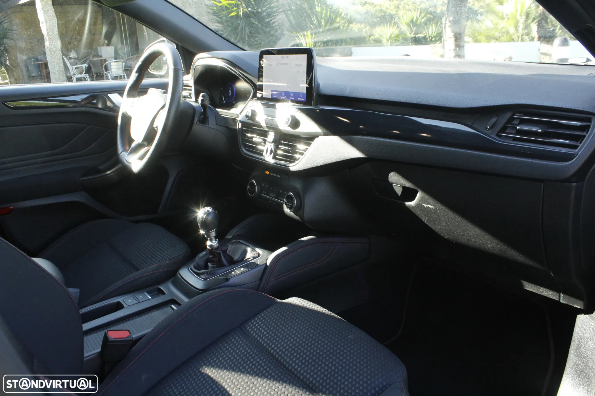 Ford Focus 1.0 EcoBoost MHEV ST-Line - 33