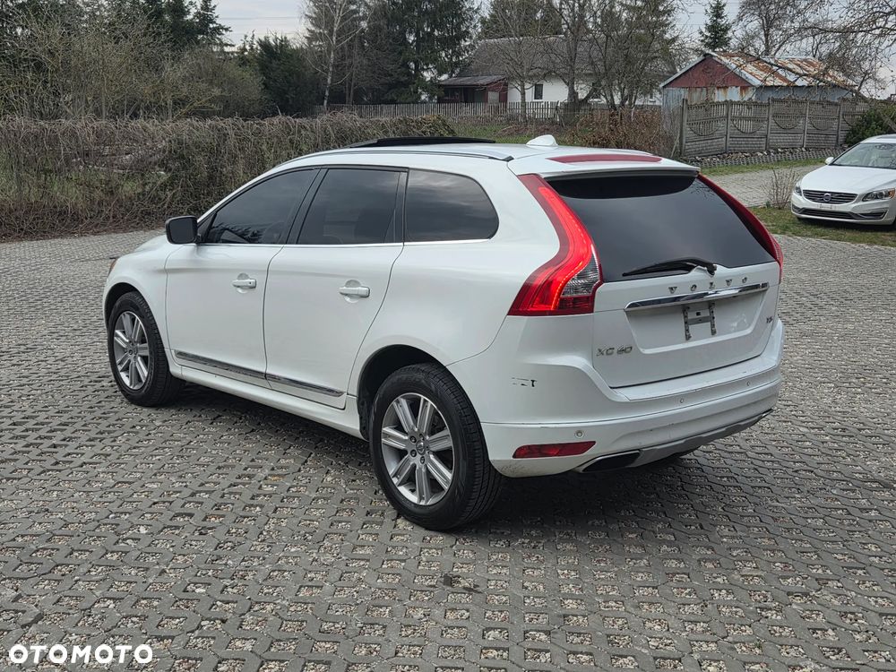 Volvo XC 60 T5 Drive-E Momentum - 4