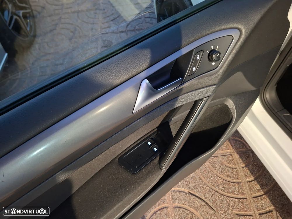 VW Golf 1.6 TDI BlueMotion Comfortline - 15