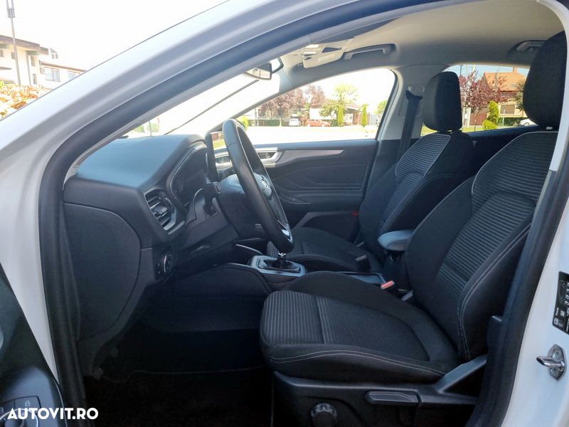 Ford Focus 1.0 EcoBoost Hybrid TITANIUM X - 9