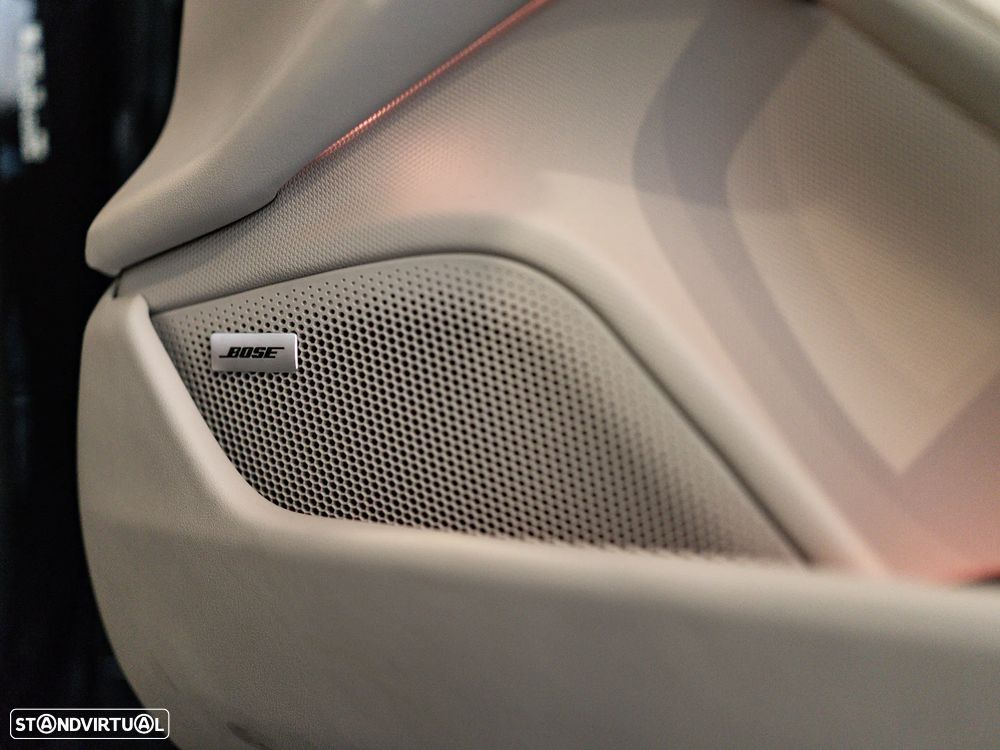 Porsche Taycan Sport Turismo - 28