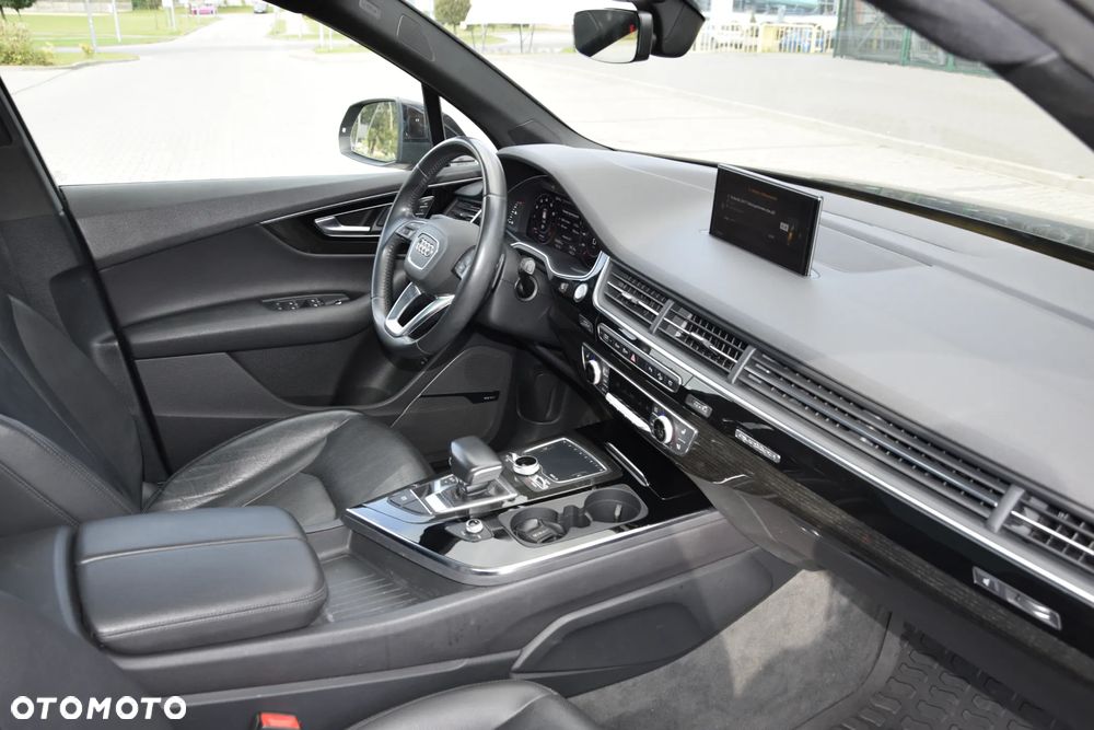 Audi Q7 3.0 TFSI Quattro Tiptronic - 22