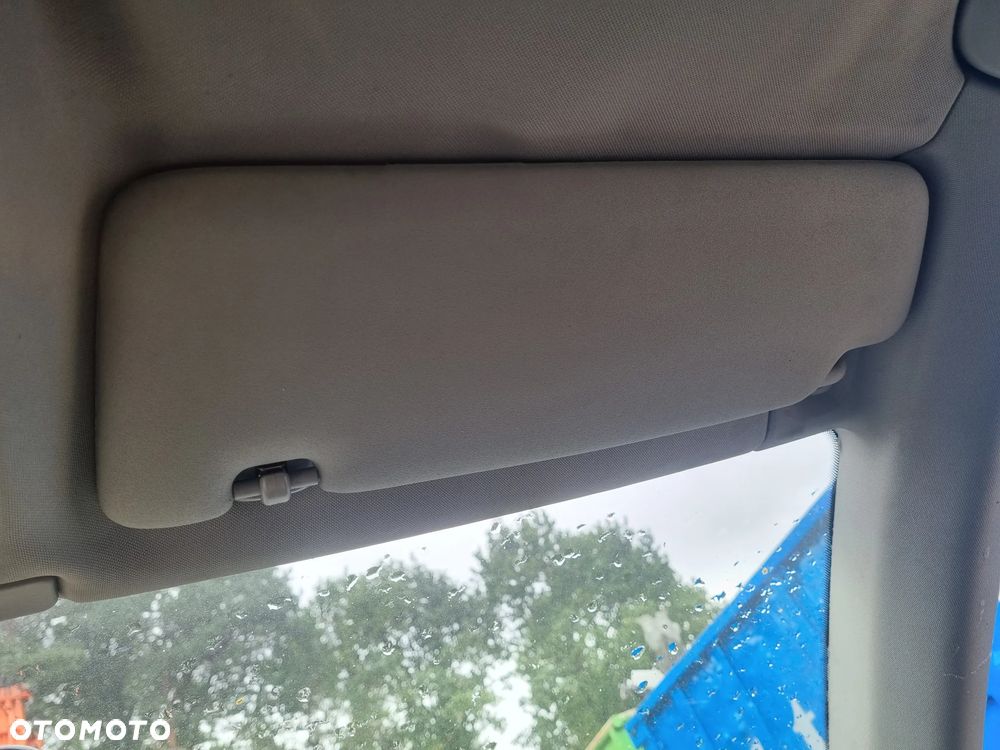 AUDI A4 II B6 01-06 2003 r. daszek prawy osłona przeciwsłoneczna prawa  * - 2