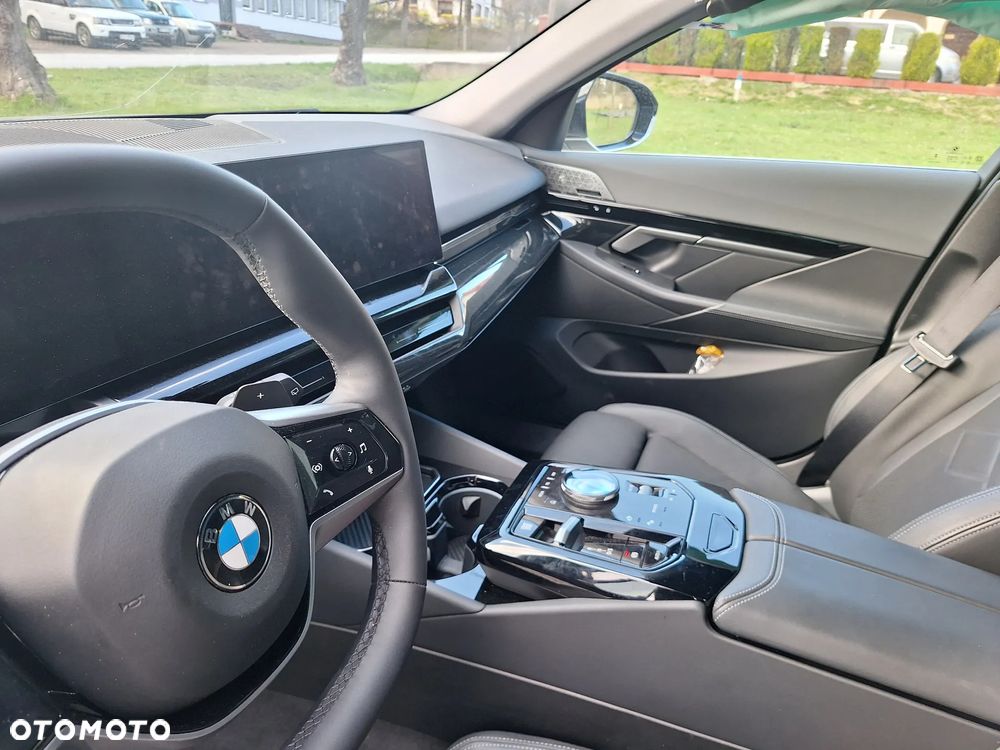 BMW Seria 5 520d xDrive - 12