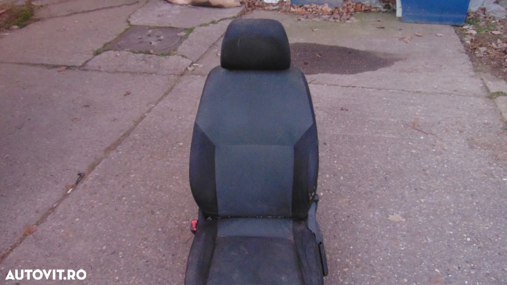 Scaun stanga fata,cu airbag,fara incalzire Skoda Rapid an 2012-2017 - 2