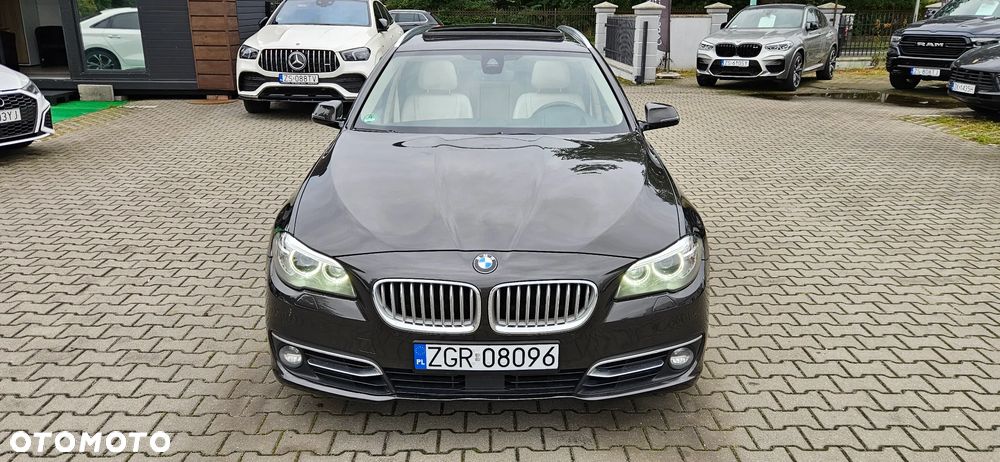 BMW Seria 5 530d Touring Modern Line - 2