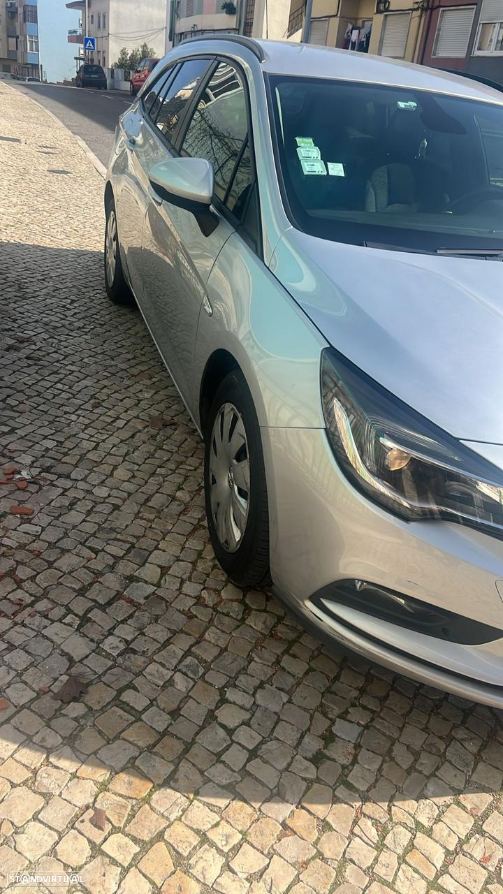 Opel Astra Sports Tourer - 10