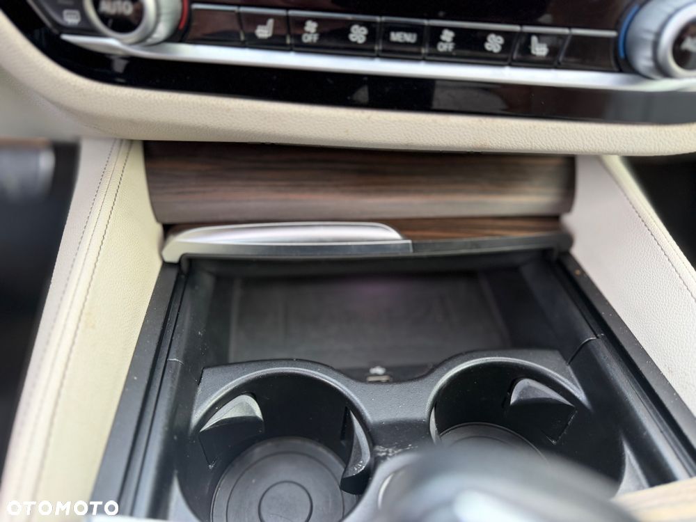 BMW Seria 5 530i xDrive GPF M Sport sport - 15