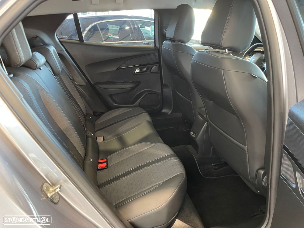 Peugeot 2008 1.2 PureTech Allure Pack EAT8 - 26