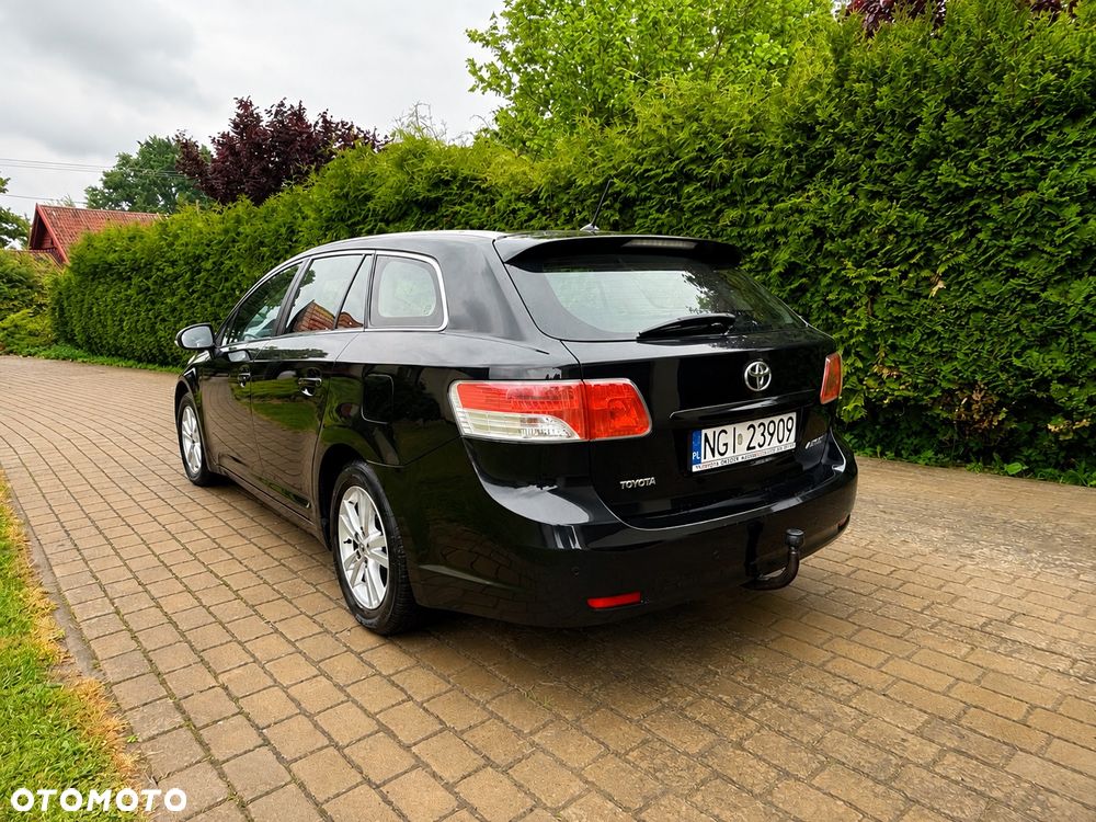 Toyota Avensis 2.0 D-4D - 6