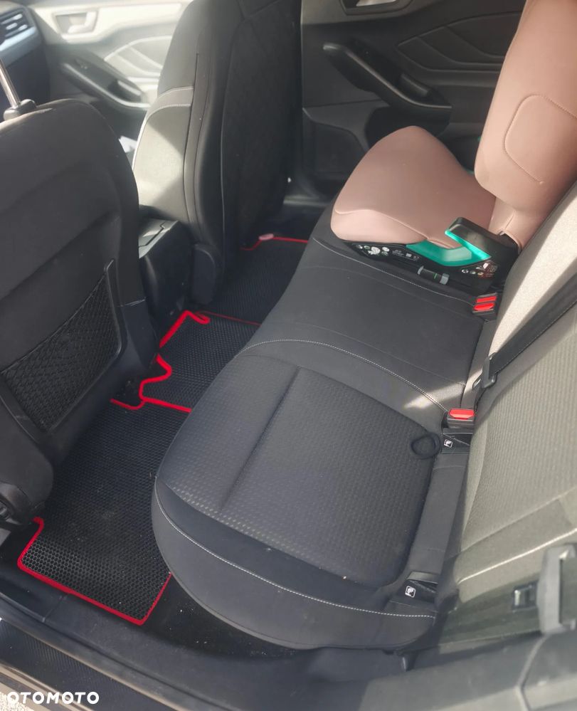 Ford Focus 2.0 EcoBlue Titanium Business - 12