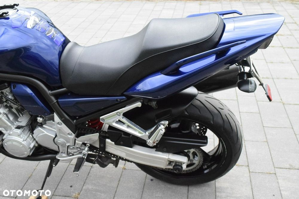 Yamaha FZS - 6