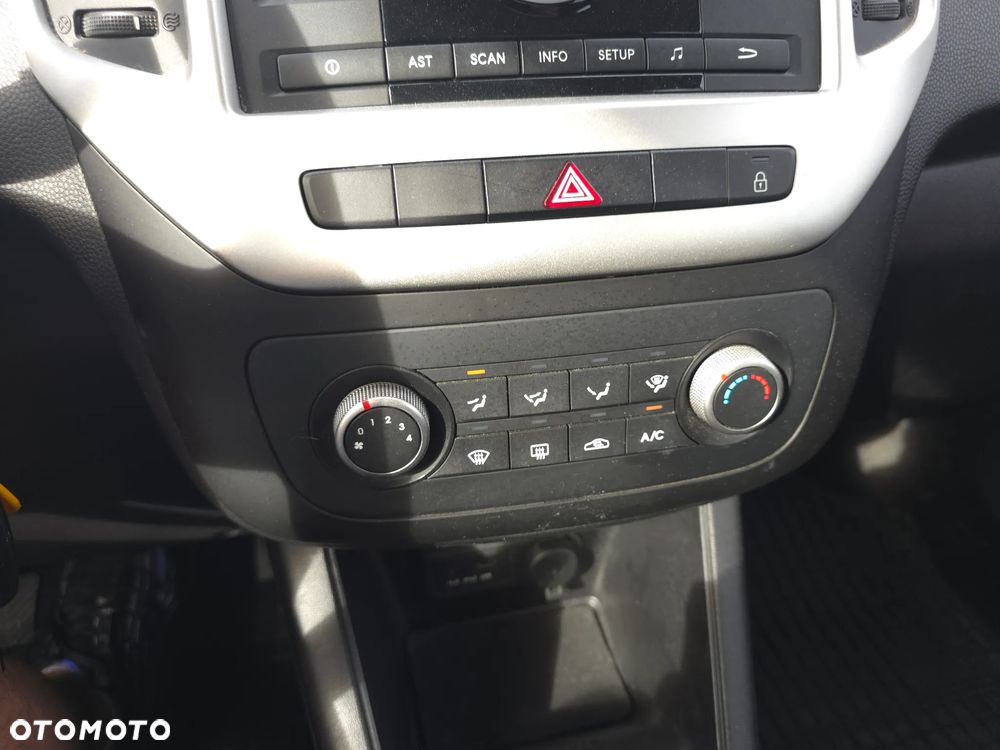 Kia Venga 1.4 L - 25