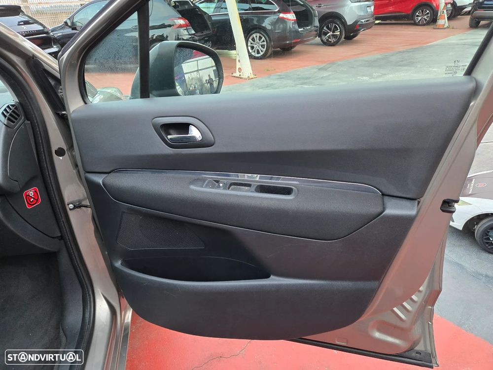 Peugeot 5008 1.6 HDi Premium - 27
