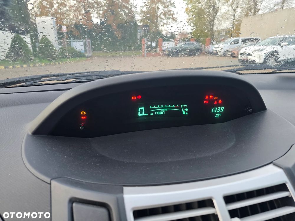 Toyota Yaris - 9
