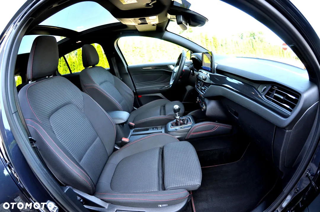 Ford Focus Turnier 1.5 EcoBlue Start-Stopp-System ST-LINE X - 20