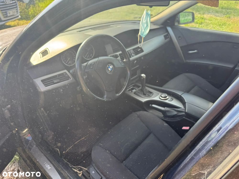 BMW Seria 5 525d Touring - 12