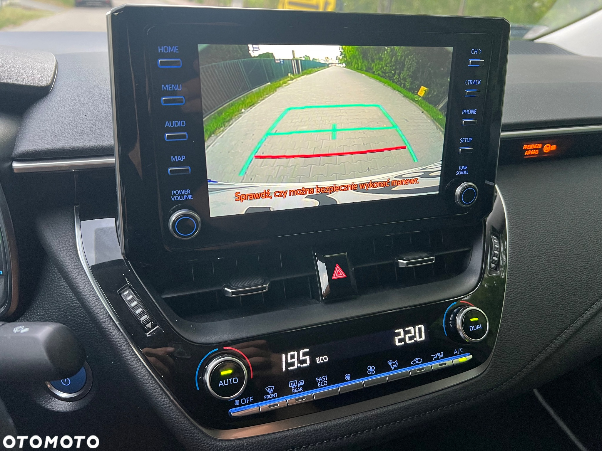 Toyota Corolla 1.8 Hybrid Comfort - 29
