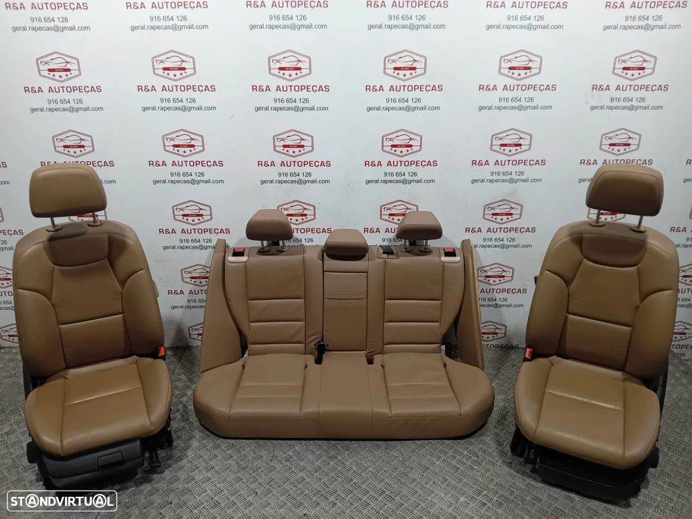 Conjunto de Bancos Elétricos Mercedes Class C W204 Sedan em Pele Original - 1