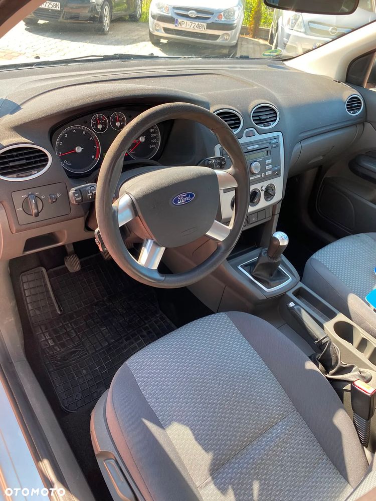 Ford Focus 1.6 16V Fun X - 10