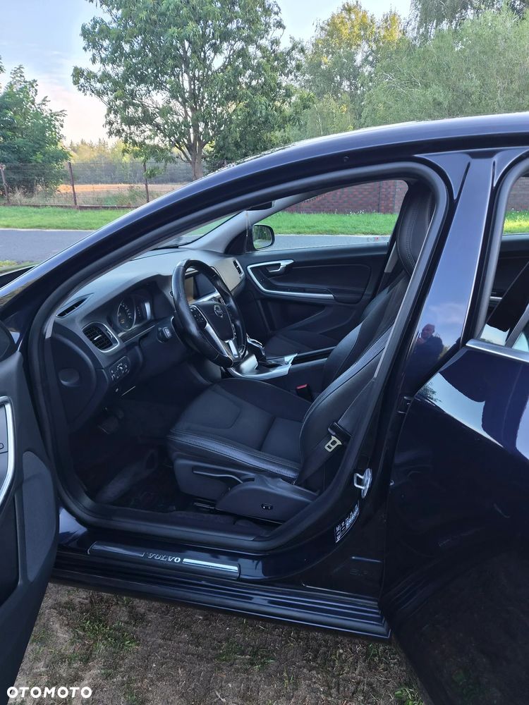 Volvo S60 T3 Drive-E Momentum - 9