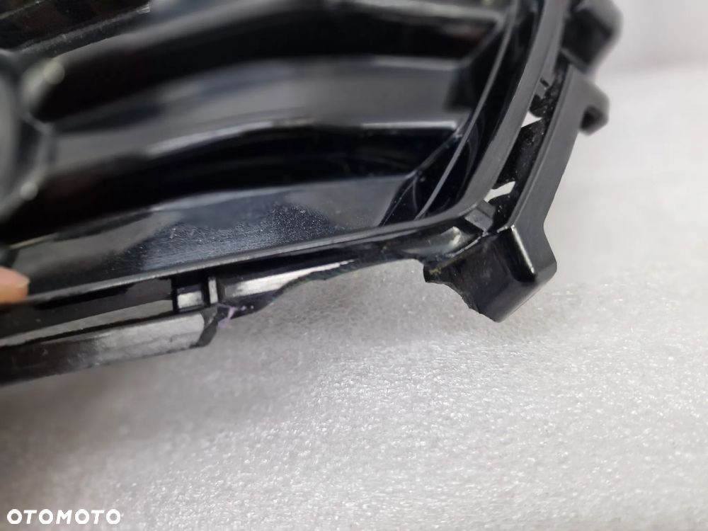 FORD MONDEO MK5 14- LEWA KRATKA BOCZNA ZDERZAKA PRZEDNIEGO PRZÓD W POŁYSKU , NR DS73-19953-Z / DS73-19953-M , NR AUKCJI A/90 - 6