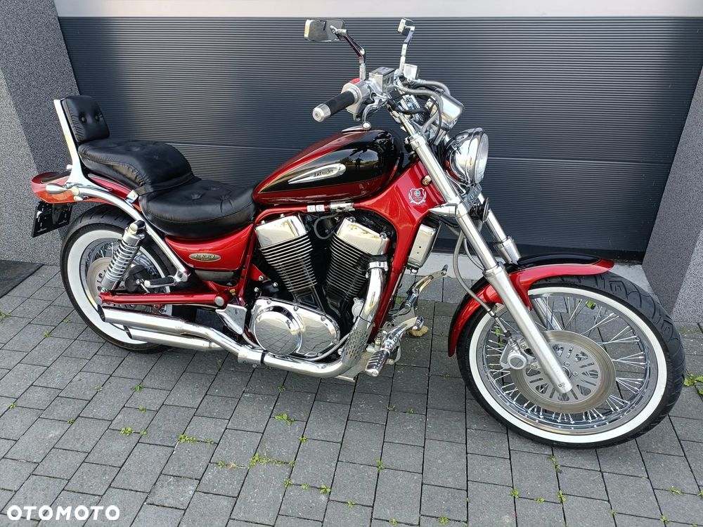 Suzuki Intruder - 1