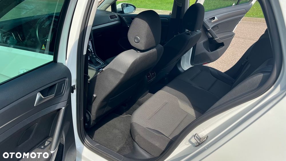 Volkswagen Golf - 17