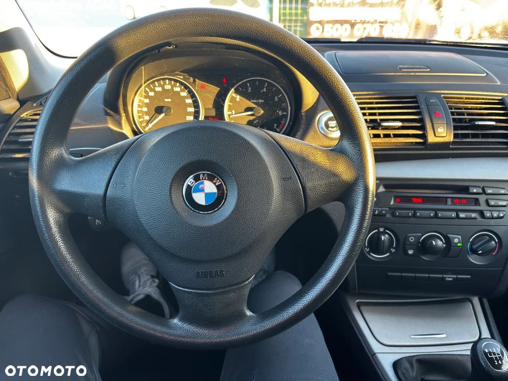 BMW Seria 1 118i - 11