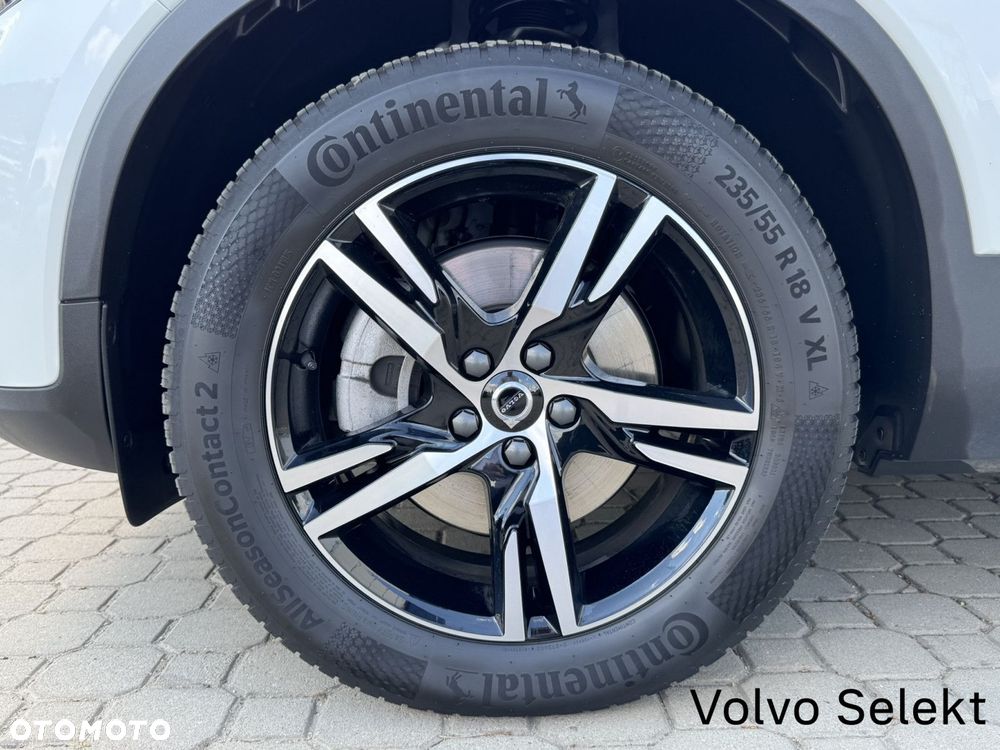 Volvo XC 40 B3 Plus Dark - 26