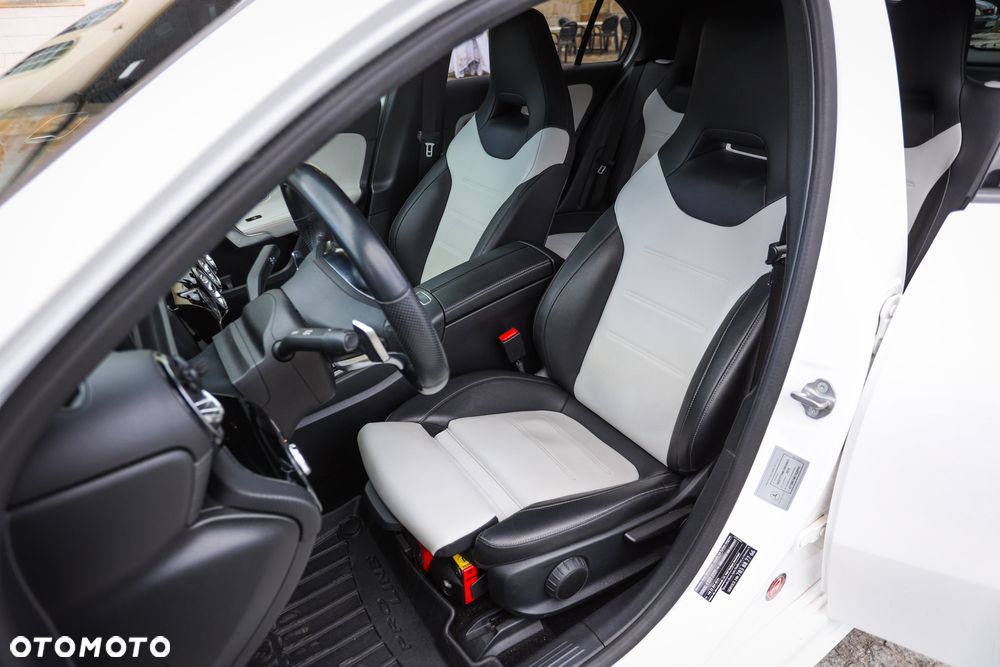 Mercedes-Benz Klasa A 250 AMG Line 7G-DCT - 34