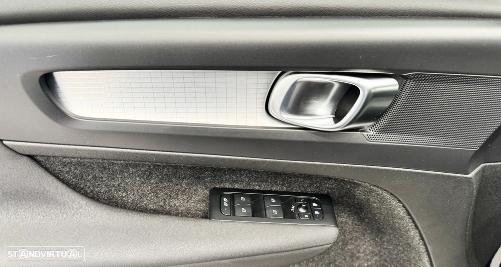 Volvo XC 40 T4 Recharge DKG Essential - 16