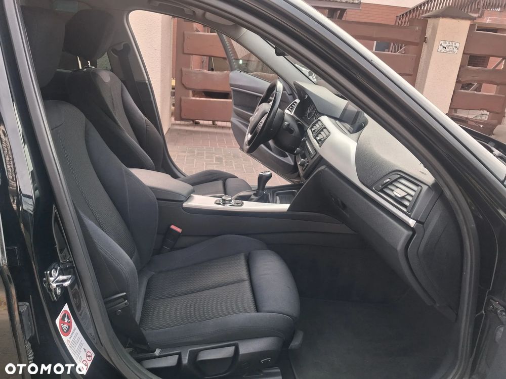 BMW Seria 3 318d Sport Line - 4