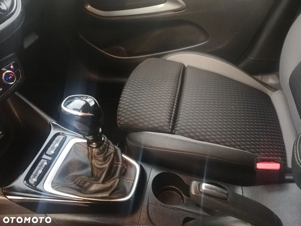 Opel Crossland X 1.5 CDTI Design Line S&S - 9