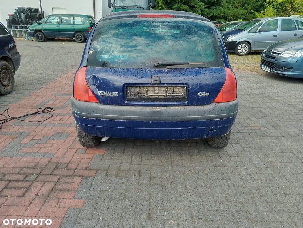 Renault Clio II (98-01r.) 1.2 B 58KM. Silnik D7FD720 Skrzynia JB1 184.Cały na części. GWARANCJA !!!  Przód Tył Zestaw Komplet Drzwi Klapa Zderzak Błotnik Maska Grill Atrapa Szyba Pas Lampa Lusterko Boczki Fotel Kanapa Kokpit Deska Rozdzielcza Przełącznik Włącznik Sterownik Przewody Wiązka Instalacja Moduł Komputer Czujnik Listwa Pompa Alternator Wtryski Głowica Rozrusznik Kompresor Sprzęgło Dwumas Silnik Skrzynia ABS Klimatyzacji Paliwa Wspomagania Kolektor Turbina Przepustnica Zawór Chłodnica Koło Hak Belka Sanki Zawieszenie Mcpherson Półoś Amortyzator Wydech Tłumik Zacisk Most - 5